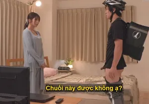 Bể nhỏ phụ nữ trẻ phụ nữ béo sâu bên dưới